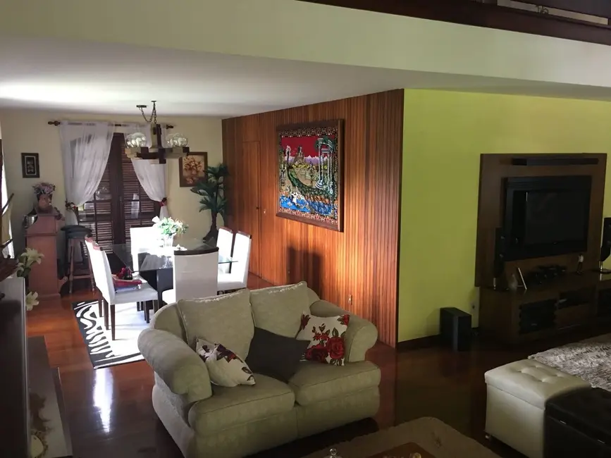 Foto 7 de Casa com 6 quartos à venda, 380m2 em Área Rural de Teresópolis, Teresopolis - RJ