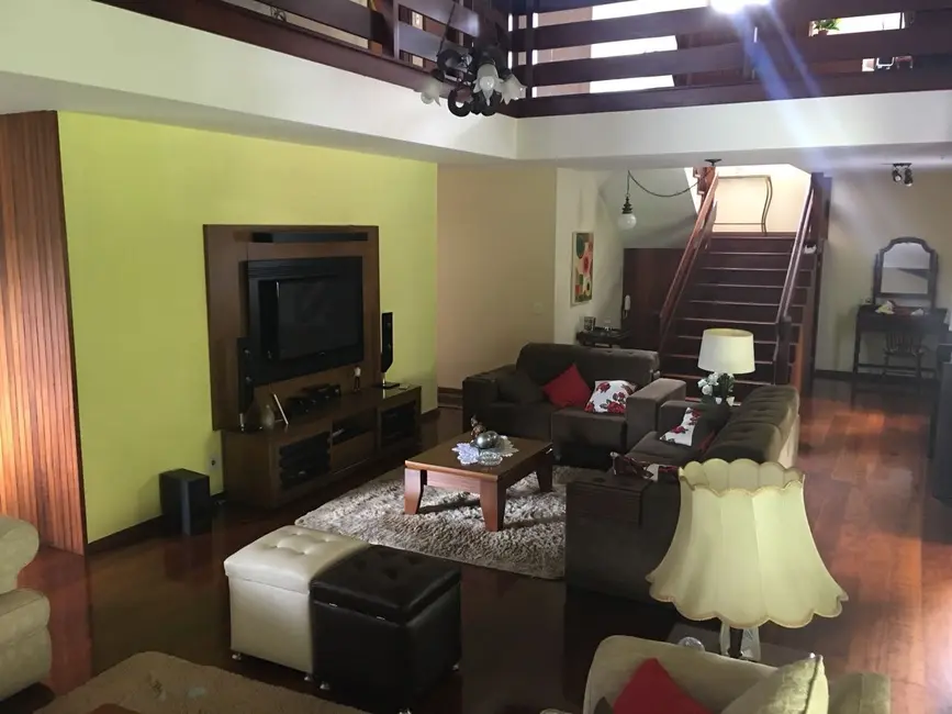 Foto 8 de Casa com 6 quartos à venda, 380m2 em Área Rural de Teresópolis, Teresopolis - RJ