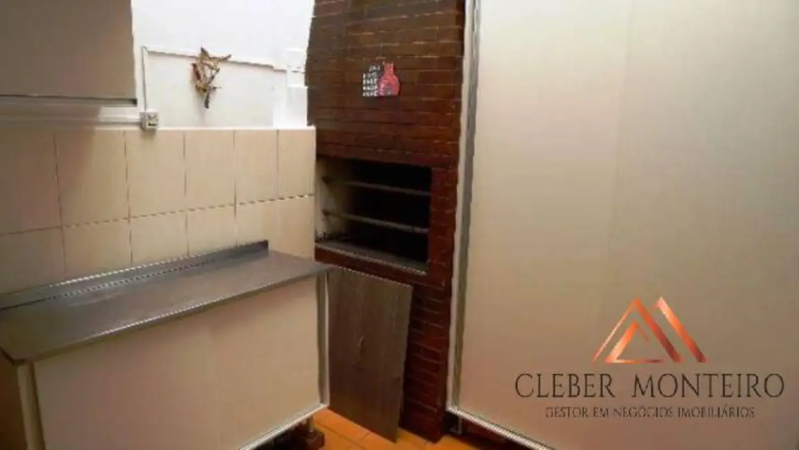 Foto 9 de Sobrado com 3 quartos à venda, 138m2 em Curitiba - PR