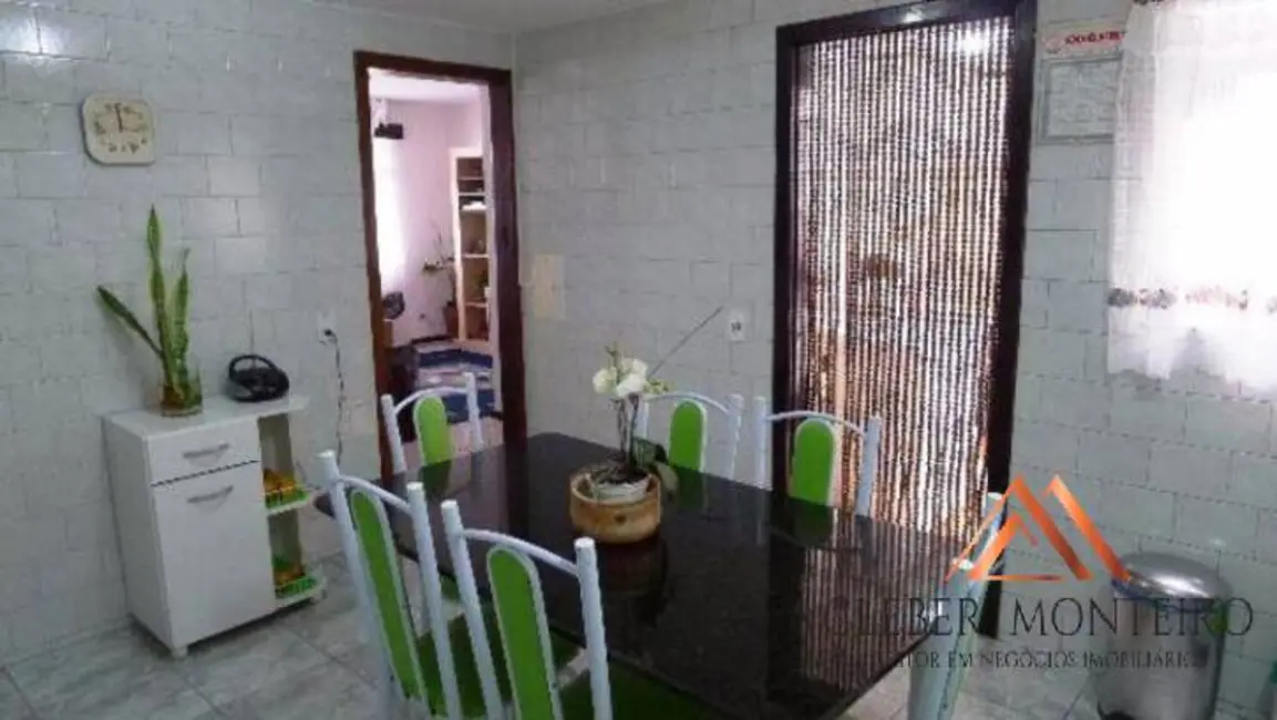 Foto 6 de Sobrado com 3 quartos à venda, 138m2 em Curitiba - PR