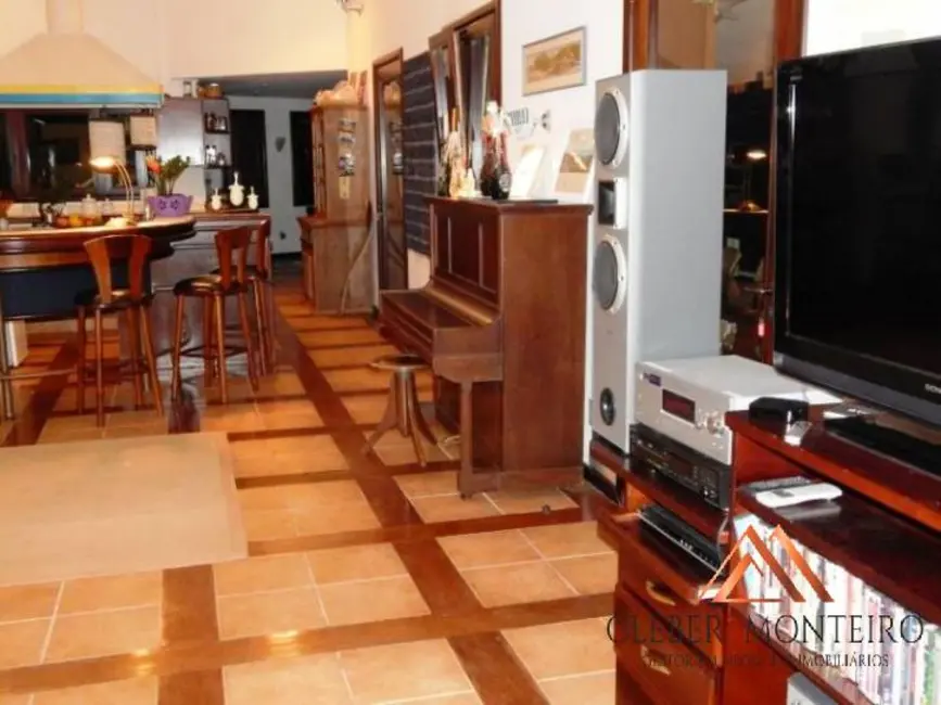 Foto 2 de Casa com 5 quartos à venda, 537m2 em Governador Celso Ramos - SC