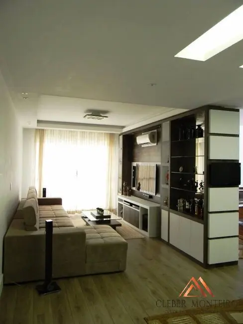 Apartamento com 3 quartos à venda, 142m2 em Curitiba - PR - imagem 3 Foto 3 de Apartamento com 3 quartos à venda, 142m2 em Curitiba - PR