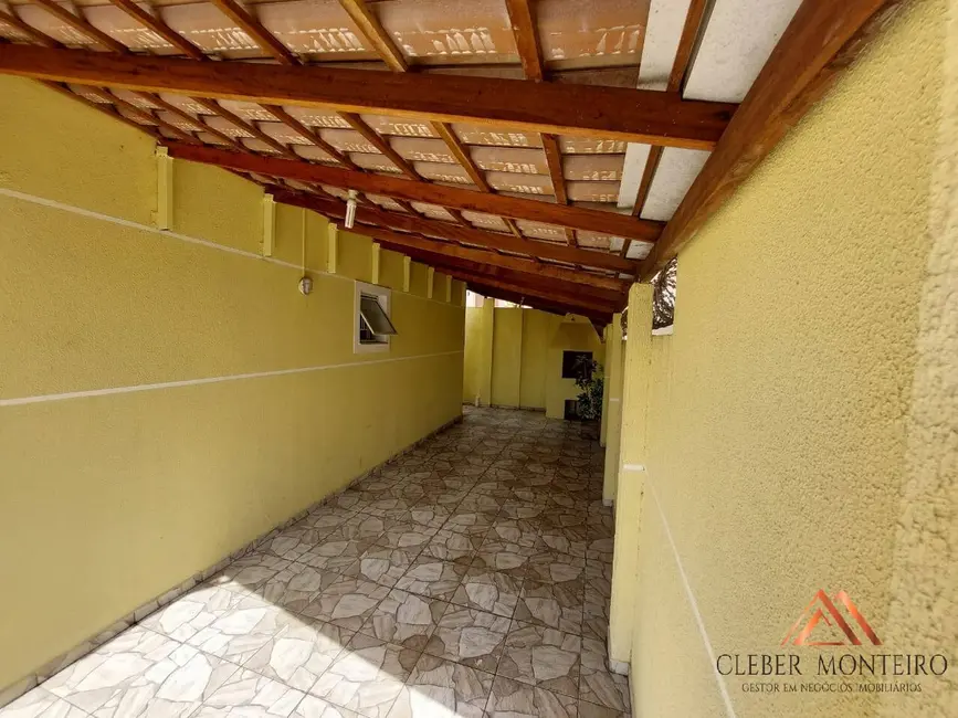 Sobrado com 3 quartos à venda, 132m2 em Xaxim, Curitiba - PR - imagem 6 Foto 6 de Sobrado com 3 quartos à venda, 132m2 em Xaxim, Curitiba - PR