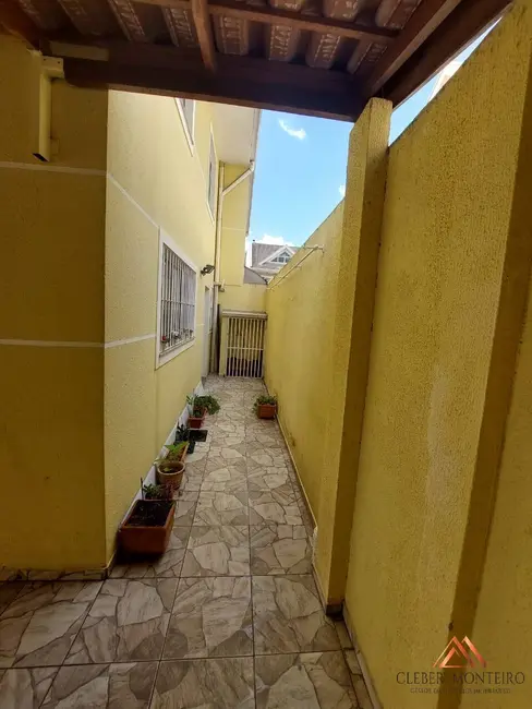 Sobrado com 3 quartos à venda, 132m2 em Xaxim, Curitiba - PR - imagem 8 Foto 8 de Sobrado com 3 quartos à venda, 132m2 em Xaxim, Curitiba - PR