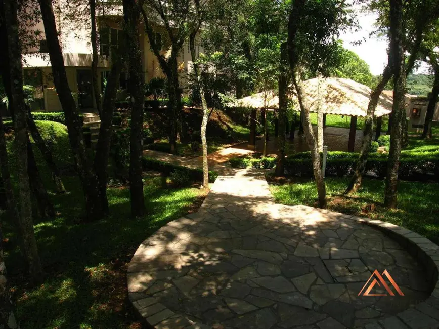 Apartamento com 4 quartos à venda, 199m2 em Campina do Siqueira, Curitiba - PR - imagem 4 Foto 4 de Apartamento com 4 quartos à venda, 199m2 em Campina do Siqueira, Curitiba - PR