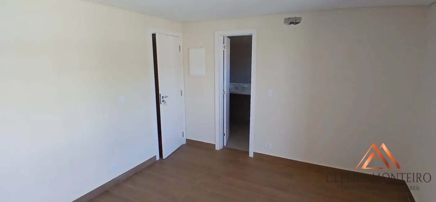 Foto 9 de Sobrado com 3 quartos à venda, 203m2 em Curitiba - PR