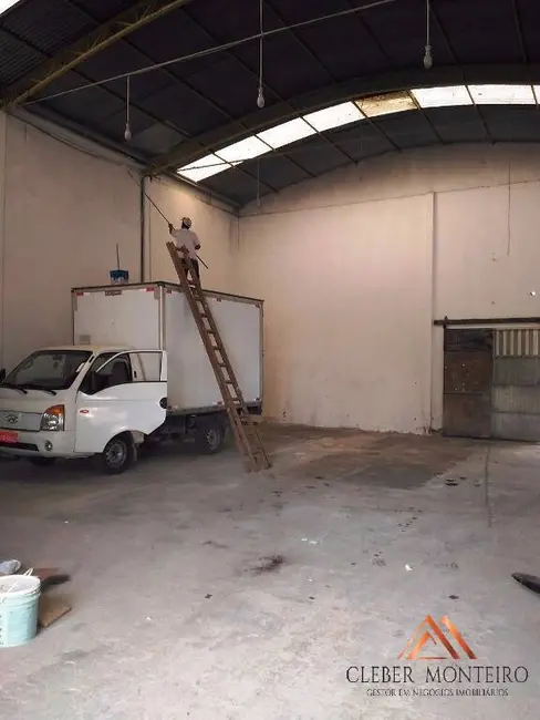 Armazém / Galpão à venda, 250m2 em Xaxim, Curitiba - PR - imagem 5 Foto 5 de Armazém / Galpão à venda, 250m2 em Xaxim, Curitiba - PR