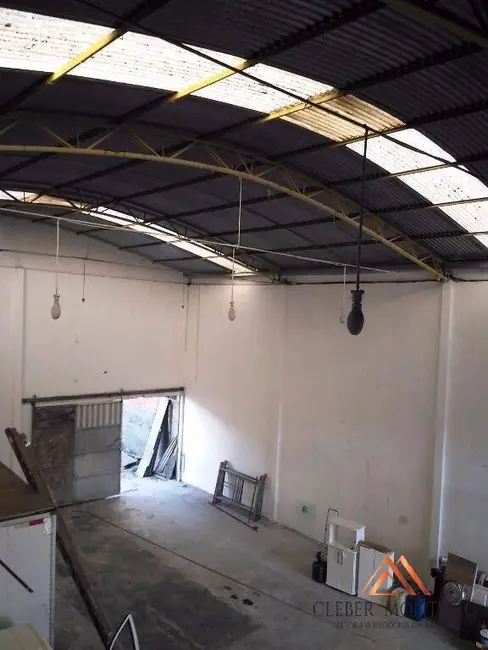 Armazém / Galpão à venda, 250m2 em Xaxim, Curitiba - PR - imagem 6 Foto 6 de Armazém / Galpão à venda, 250m2 em Xaxim, Curitiba - PR