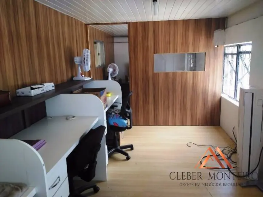 Armazém / Galpão à venda, 250m2 em Xaxim, Curitiba - PR - imagem 8 Foto 8 de Armazém / Galpão à venda, 250m2 em Xaxim, Curitiba - PR