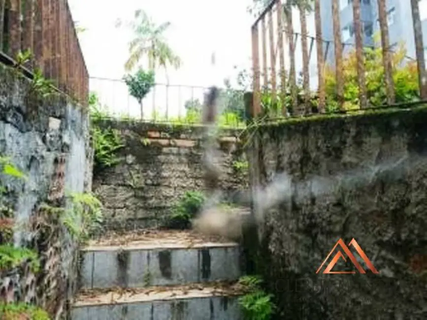 Terreno / Lote à venda, 810m2 em Ahú, Curitiba - PR - imagem 5 Foto 5 de Terreno / Lote à venda, 810m2 em Ahú, Curitiba - PR