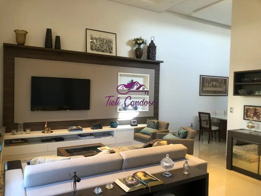 Casa de Condomínio com 3 quartos à venda e para alugar, 209m2 em Jardim Residencial Maria Dulce, Indaiatuba - SP - imagem 3 Foto 3 de Casa de Condomínio com 3 quartos à venda e para alugar, 209m2 em Jardim Residencial Maria Dulce, Indaiatuba - SP