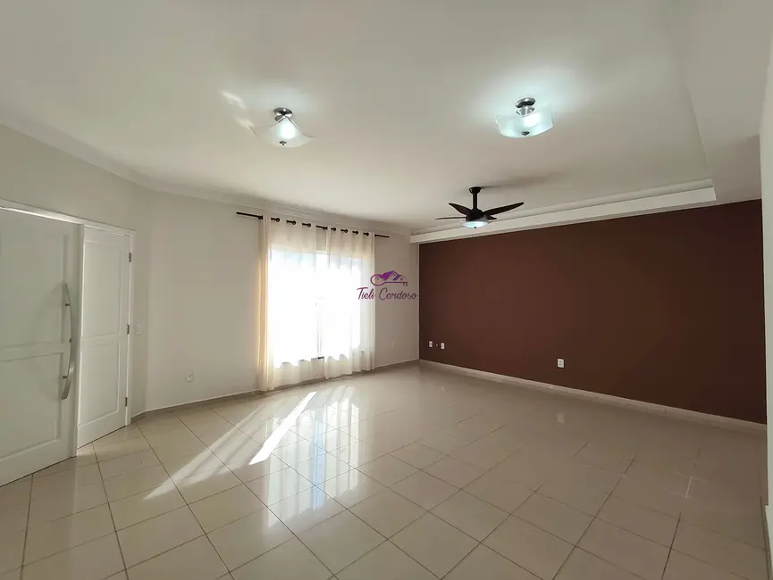 Casa com 3 quartos à venda e para alugar, 260m2 em Jardim Esplanada, Indaiatuba - SP - imagem 4 Foto 4 de Casa com 3 quartos à venda e para alugar, 260m2 em Jardim Esplanada, Indaiatuba - SP