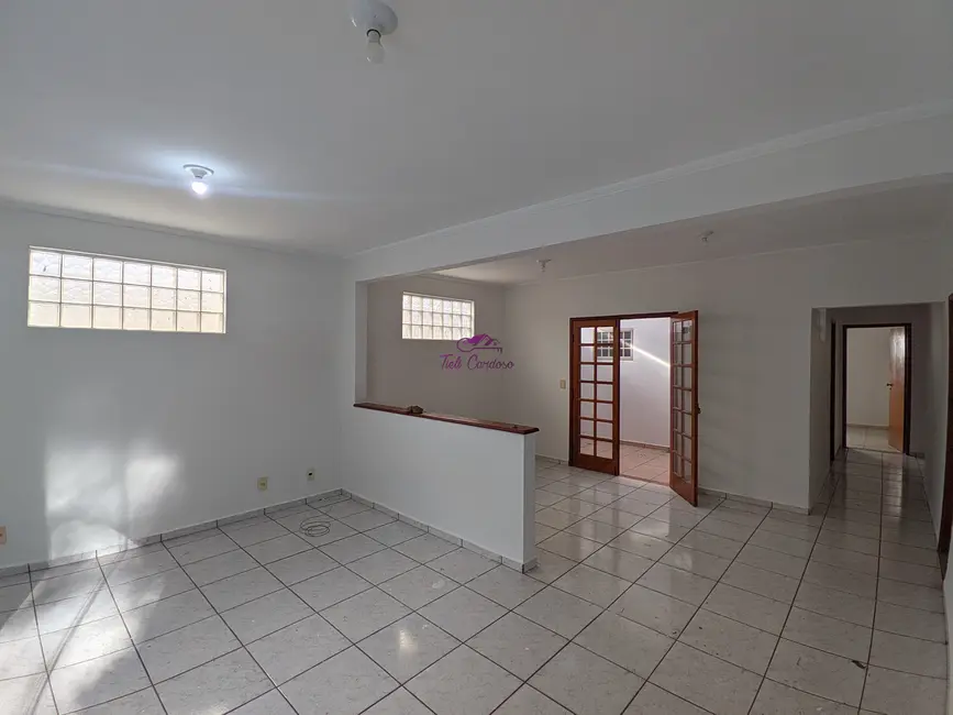 Casa com 4 quartos para alugar, 158m2 em Chácara Areal, Indaiatuba - SP - imagem 1 Foto 1 de Casa com 4 quartos para alugar, 158m2 em Chácara Areal, Indaiatuba - SP