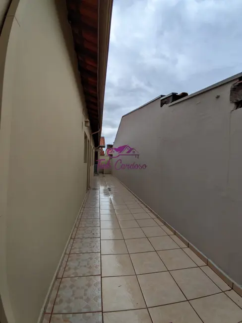 Casa com 4 quartos para alugar, 158m2 em Chácara Areal, Indaiatuba - SP - imagem 4 Foto 4 de Casa com 4 quartos para alugar, 158m2 em Chácara Areal, Indaiatuba - SP