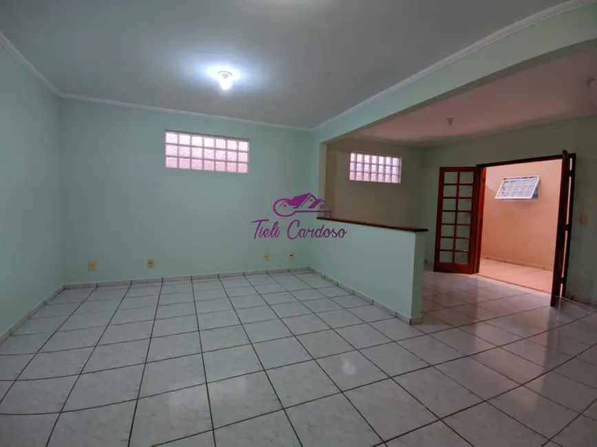 Casa com 4 quartos para alugar, 158m2 em Chácara Areal, Indaiatuba - SP - imagem 2 Foto 2 de Casa com 4 quartos para alugar, 158m2 em Chácara Areal, Indaiatuba - SP