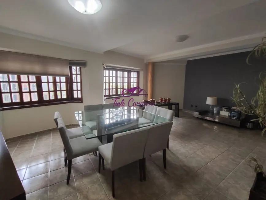 Foto 1 de Casa com 4 quartos para alugar, 318m2 em Vila Suíça, Indaiatuba - SP