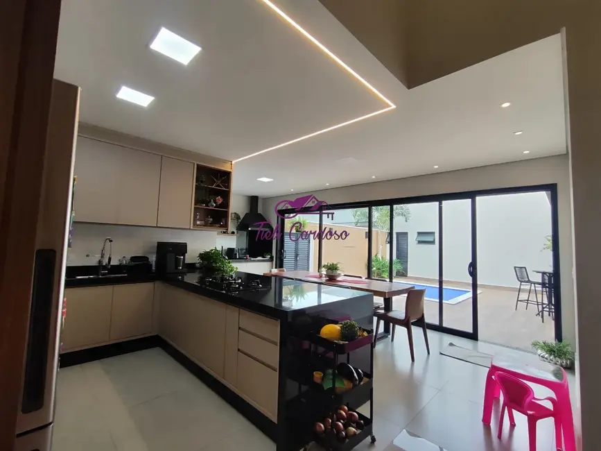 Casa de Condomínio com 3 quartos à venda, 190m2 em Indaiatuba - SP - imagem 1 Foto 1 de Casa de Condomínio com 3 quartos à venda, 190m2 em Indaiatuba - SP