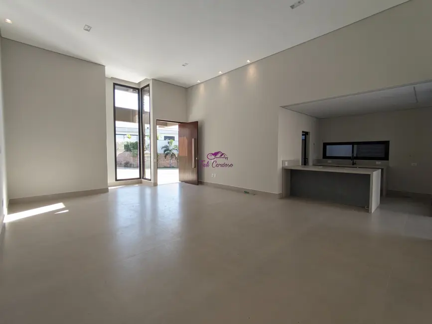Foto 1 de Casa de Condomínio com 3 quartos à venda, 230m2 em Jardim Residencial Maria Dulce, Indaiatuba - SP