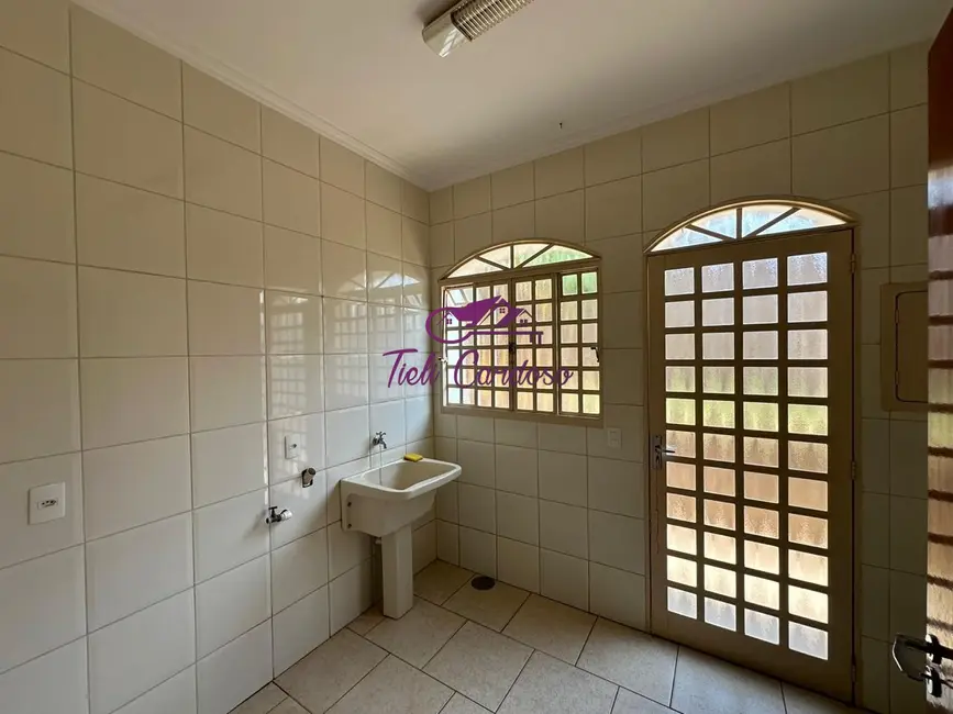 Foto 2 de Chácara com 3 quartos à venda, 314m2 em Colinas de Indaiatuba II, Indaiatuba - SP