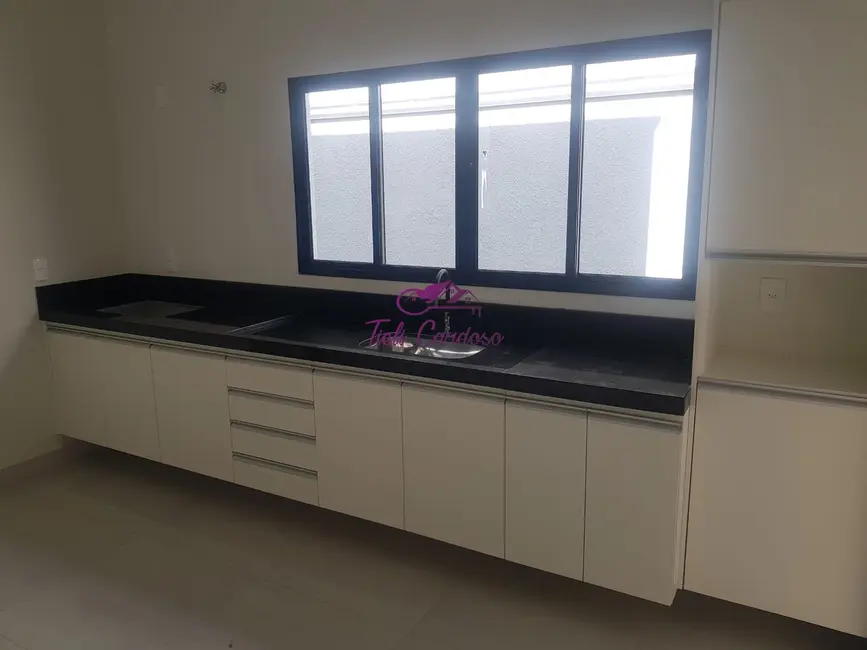 Casa com 2 quartos à venda, 110m2 em Jardim Alice, Indaiatuba - SP - imagem 1 Foto 1 de Casa com 2 quartos à venda, 110m2 em Jardim Alice, Indaiatuba - SP