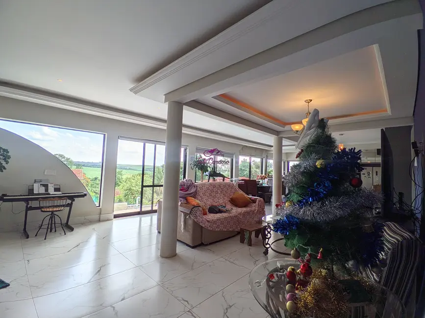 Foto 3 de Chácara com 3 quartos à venda, 220m2 em Vale das Laranjeiras, Indaiatuba - SP