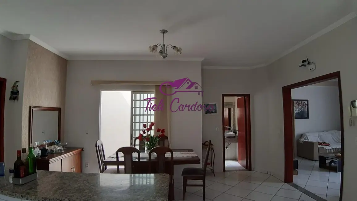Foto 1 de Casa com 4 quartos à venda, 183m2 em Jardim Regina, Indaiatuba - SP