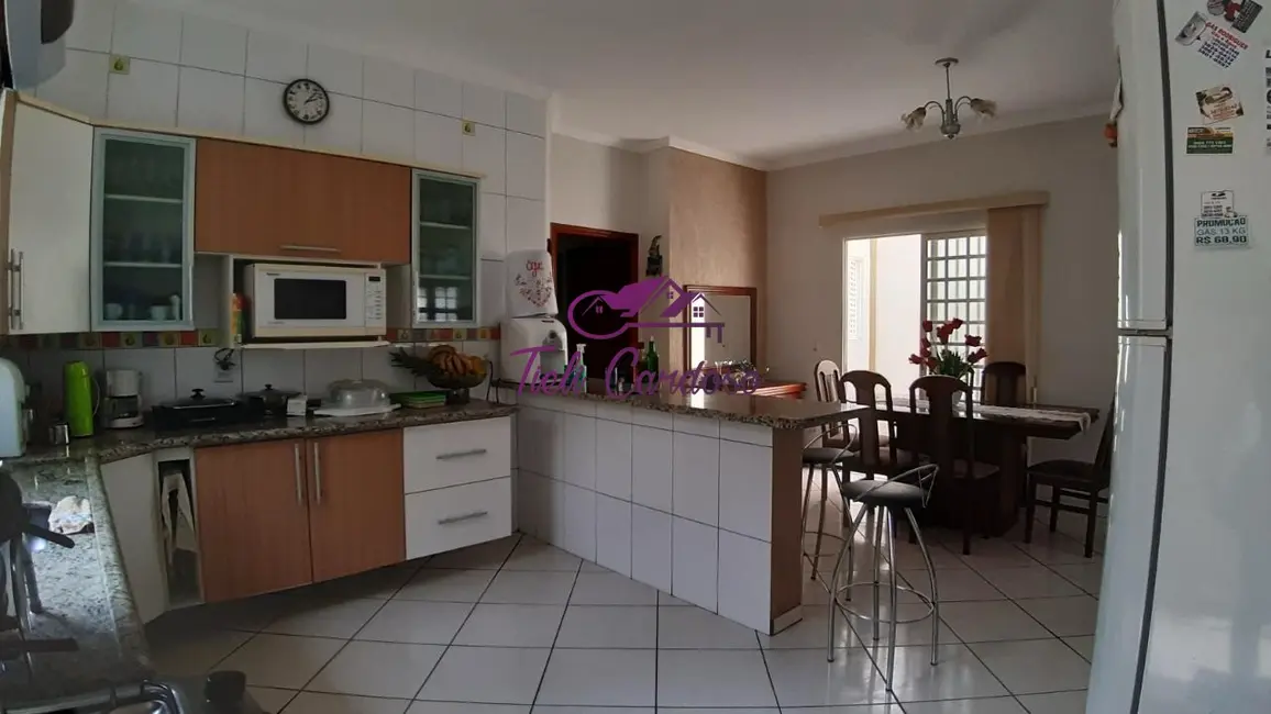 Foto 3 de Casa com 4 quartos à venda, 183m2 em Jardim Regina, Indaiatuba - SP