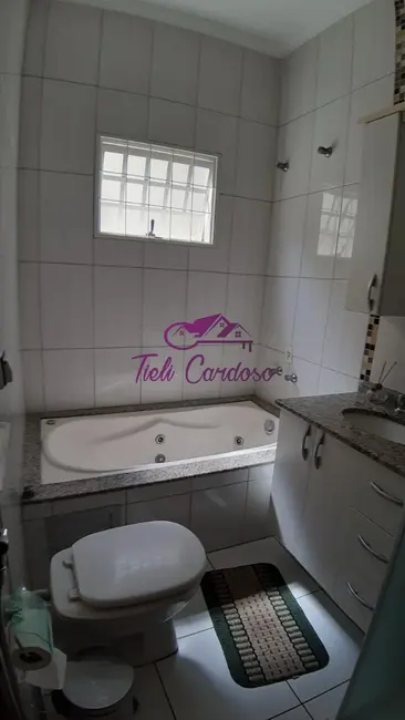 Foto 8 de Casa com 4 quartos à venda, 183m2 em Jardim Regina, Indaiatuba - SP