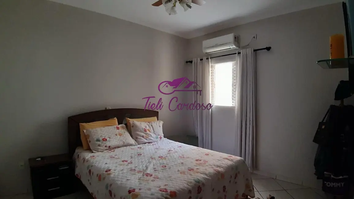 Foto 7 de Casa com 4 quartos à venda, 183m2 em Jardim Regina, Indaiatuba - SP