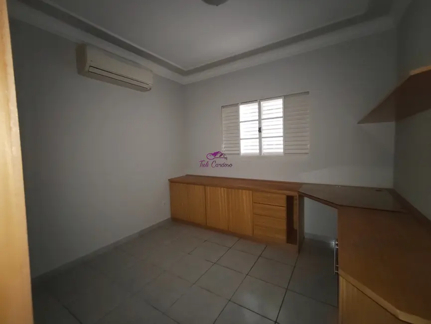 Foto 9 de Casa com 3 quartos para alugar, 180m2 em Jardim Regina, Indaiatuba - SP