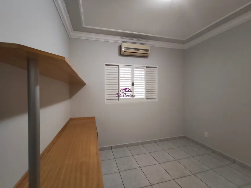 Foto 7 de Casa com 3 quartos para alugar, 180m2 em Jardim Regina, Indaiatuba - SP