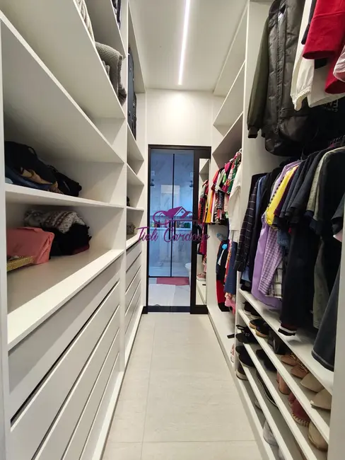 Casa de Condomínio com 3 quartos à venda, 211m2 em Indaiatuba - SP - imagem 8 Foto 8 de Casa de Condomínio com 3 quartos à venda, 211m2 em Indaiatuba - SP