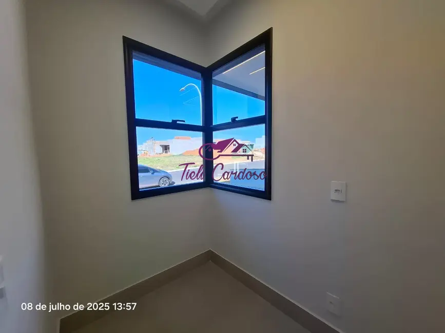 Casa de Condomínio com 3 quartos à venda, 192m2 em Indaiatuba - SP - imagem 3 Foto 3 de Casa de Condomínio com 3 quartos à venda, 192m2 em Indaiatuba - SP