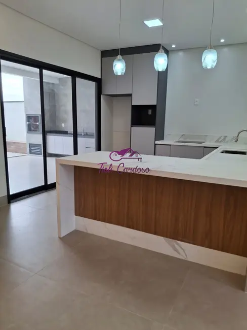 Casa de Condomínio com 3 quartos à venda, 205m2 em Indaiatuba - SP - imagem 3 Foto 3 de Casa de Condomínio com 3 quartos à venda, 205m2 em Indaiatuba - SP