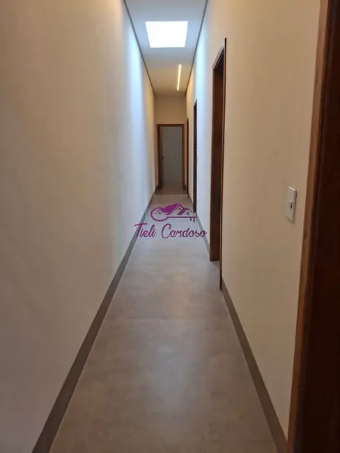 Casa de Condomínio com 3 quartos à venda, 205m2 em Indaiatuba - SP - imagem 4 Foto 4 de Casa de Condomínio com 3 quartos à venda, 205m2 em Indaiatuba - SP