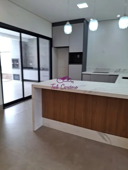 Casa de Condomínio com 3 quartos à venda, 205m2 em Indaiatuba - SP - imagem 1 Foto 1 de Casa de Condomínio com 3 quartos à venda, 205m2 em Indaiatuba - SP