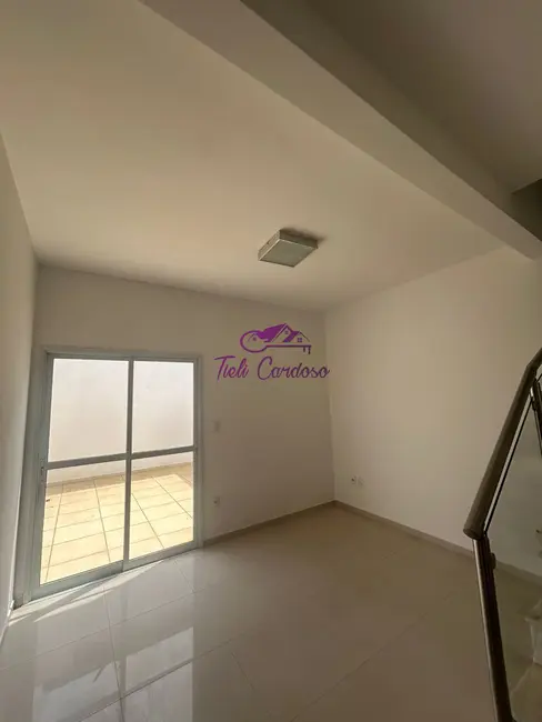 Casa de Condomínio com 3 quartos para alugar, 140m2 em Chácara Belvedere, Indaiatuba - SP - imagem 5 Foto 5 de Casa de Condomínio com 3 quartos para alugar, 140m2 em Chácara Belvedere, Indaiatuba - SP