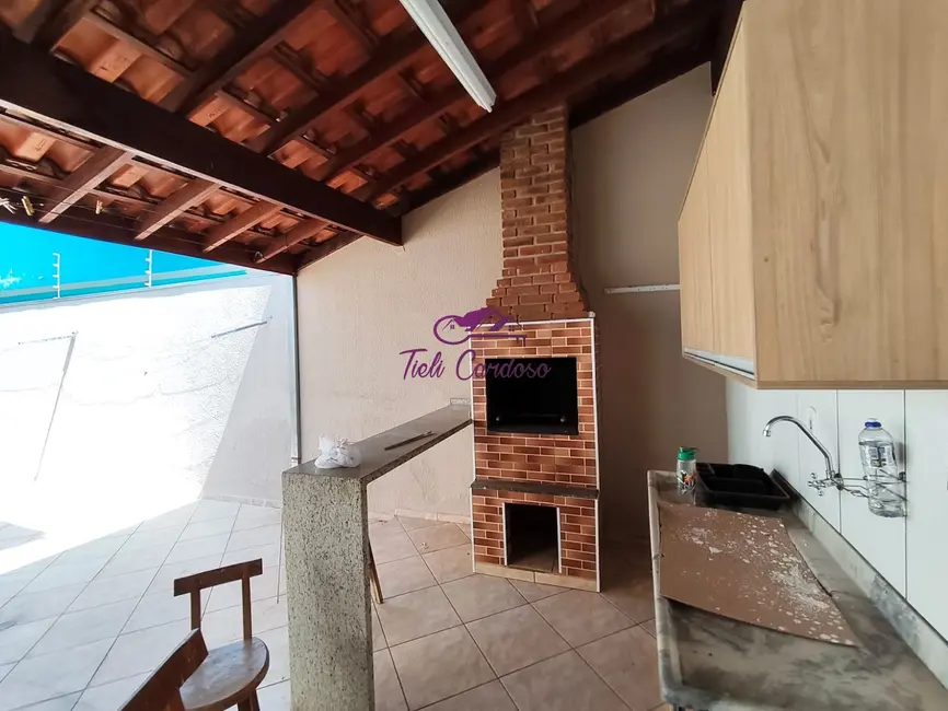 Foto 4 de Casa com 3 quartos para alugar, 230m2 em Jardim Regina, Indaiatuba - SP