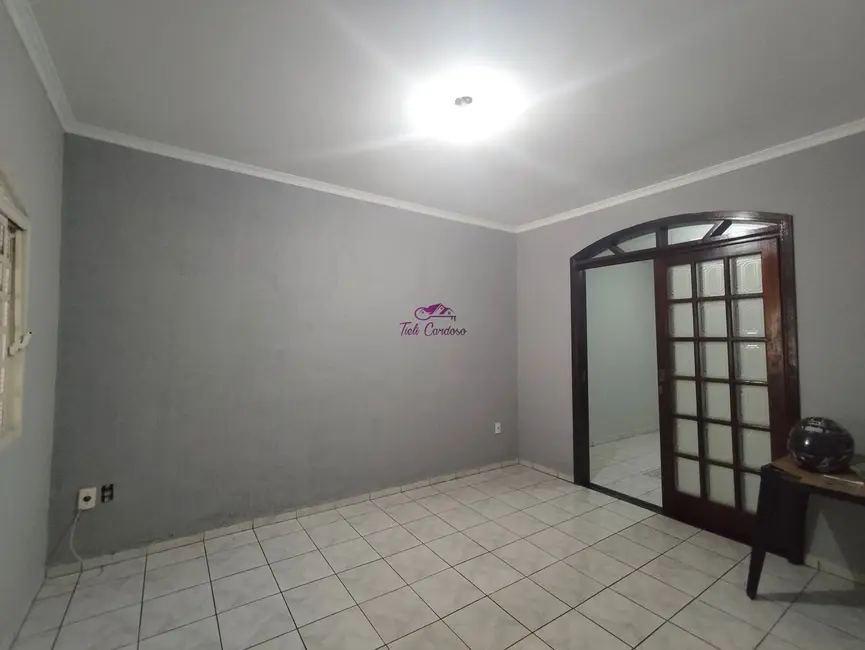 Foto 2 de Casa com 3 quartos para alugar, 160m2 em Vila Rubens, Indaiatuba - SP