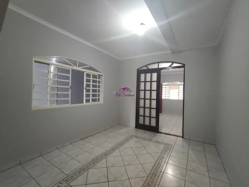 Foto 4 de Casa com 3 quartos para alugar, 160m2 em Vila Rubens, Indaiatuba - SP