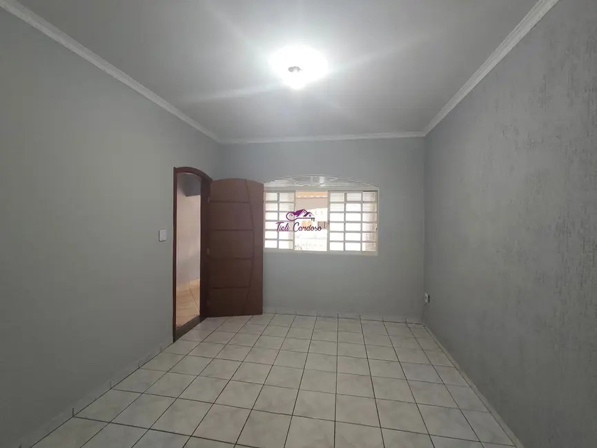 Foto 3 de Casa com 3 quartos para alugar, 160m2 em Vila Rubens, Indaiatuba - SP