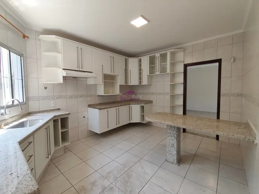 Foto 5 de Casa com 3 quartos à venda e para alugar, 228m2 em Jardim Regina, Indaiatuba - SP