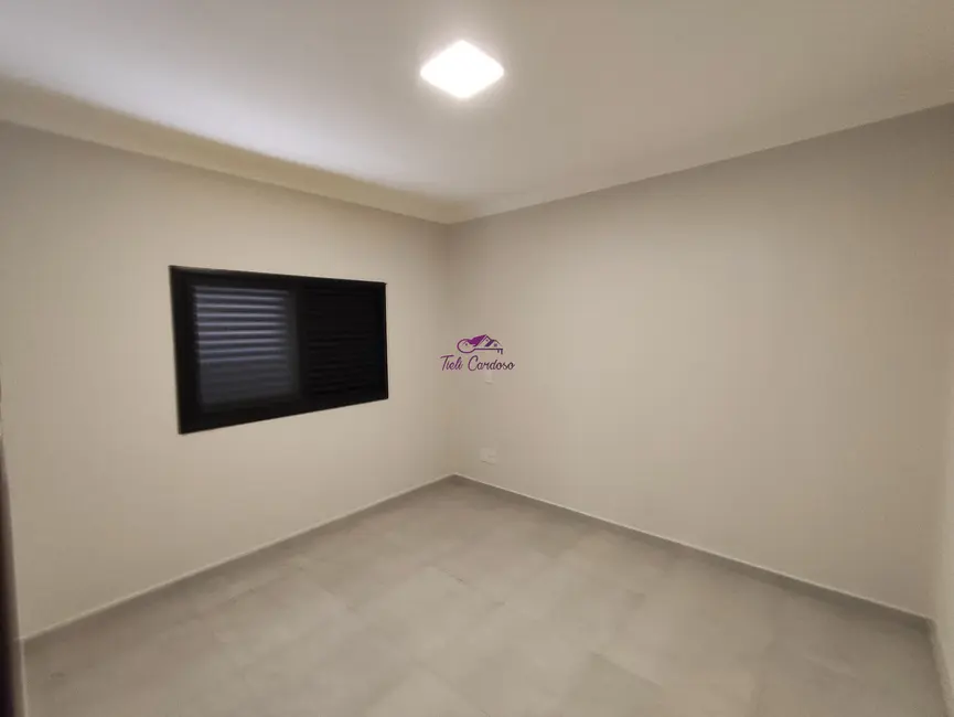 Foto 9 de Casa com 3 quartos à venda e para alugar, 228m2 em Jardim Regina, Indaiatuba - SP
