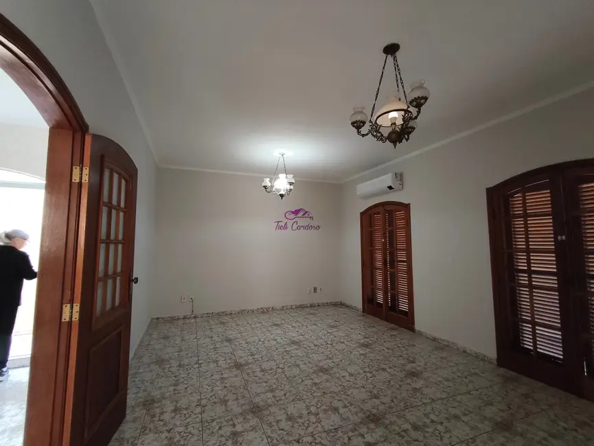 Foto 2 de Casa com 3 quartos para alugar, 260m2 em Jardim Cristina, Indaiatuba - SP