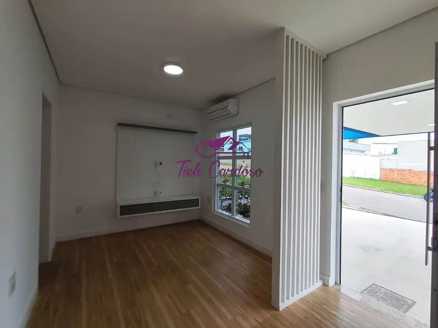 Foto 3 de Casa de Condomínio com 3 quartos para alugar, 128m2 em Jardim Toscana, Indaiatuba - SP