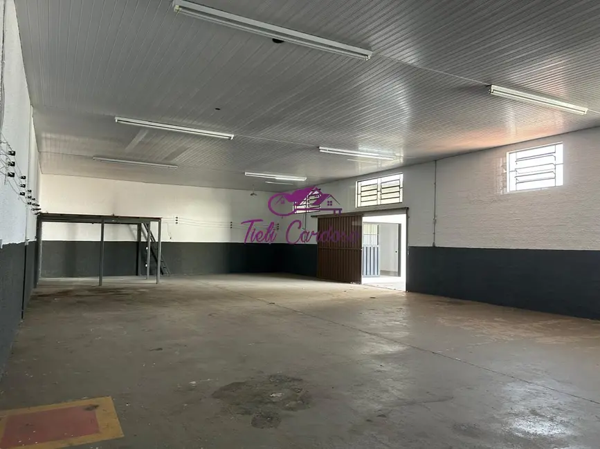 Foto 1 de Armazém / Galpão à venda, 852m2 em  - SP