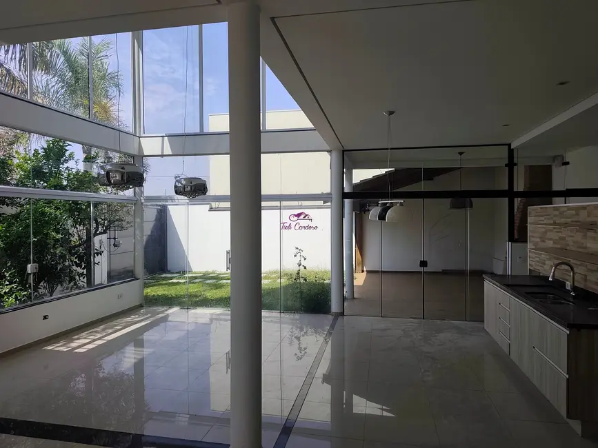 Casa com 4 quartos à venda, 200m2 em Jardim Regente, Indaiatuba - SP - imagem 3 Foto 3 de Casa com 4 quartos à venda, 200m2 em Jardim Regente, Indaiatuba - SP