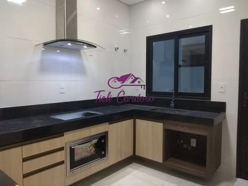 Foto 4 de Casa de Condomínio com 4 quartos para alugar, 230m2 em Jardim Residencial Dona Lucilla, Indaiatuba - SP