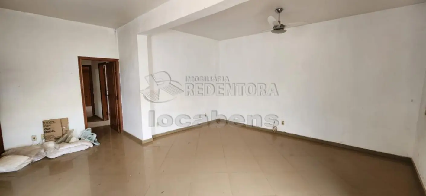 Foto 2 de Casa com 4 quartos à venda, 205m2 em Sao Jose Do Rio Preto - SP