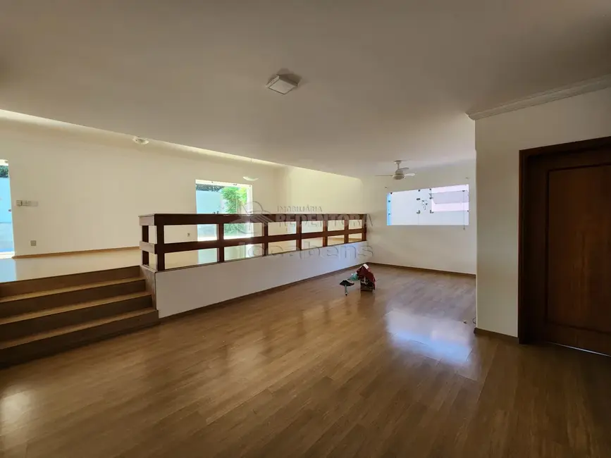 Foto 2 de Casa com 4 quartos para alugar, 370m2 em Sao Jose Do Rio Preto - SP